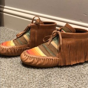 Size 10 serape moccasins